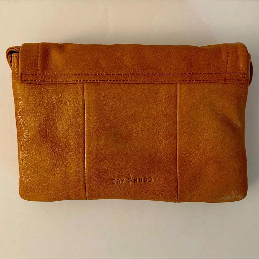 Day & Mood Tan Leather Cross Body Purse with Zipper Accents - Picture 2 of 8